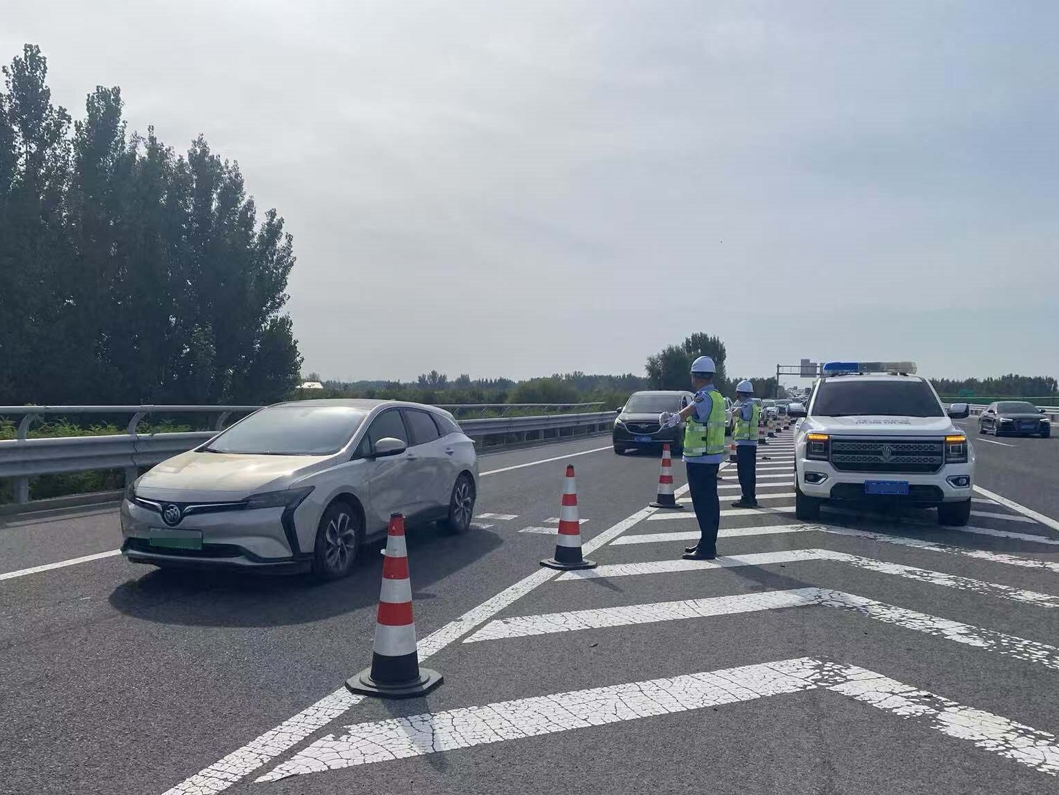 明陞m88体育网址圆满完成2025年“双节”高速公路保通保畅任务